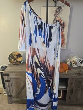 One-Shoulder Abstract Print Maxi Dress - White & Blue